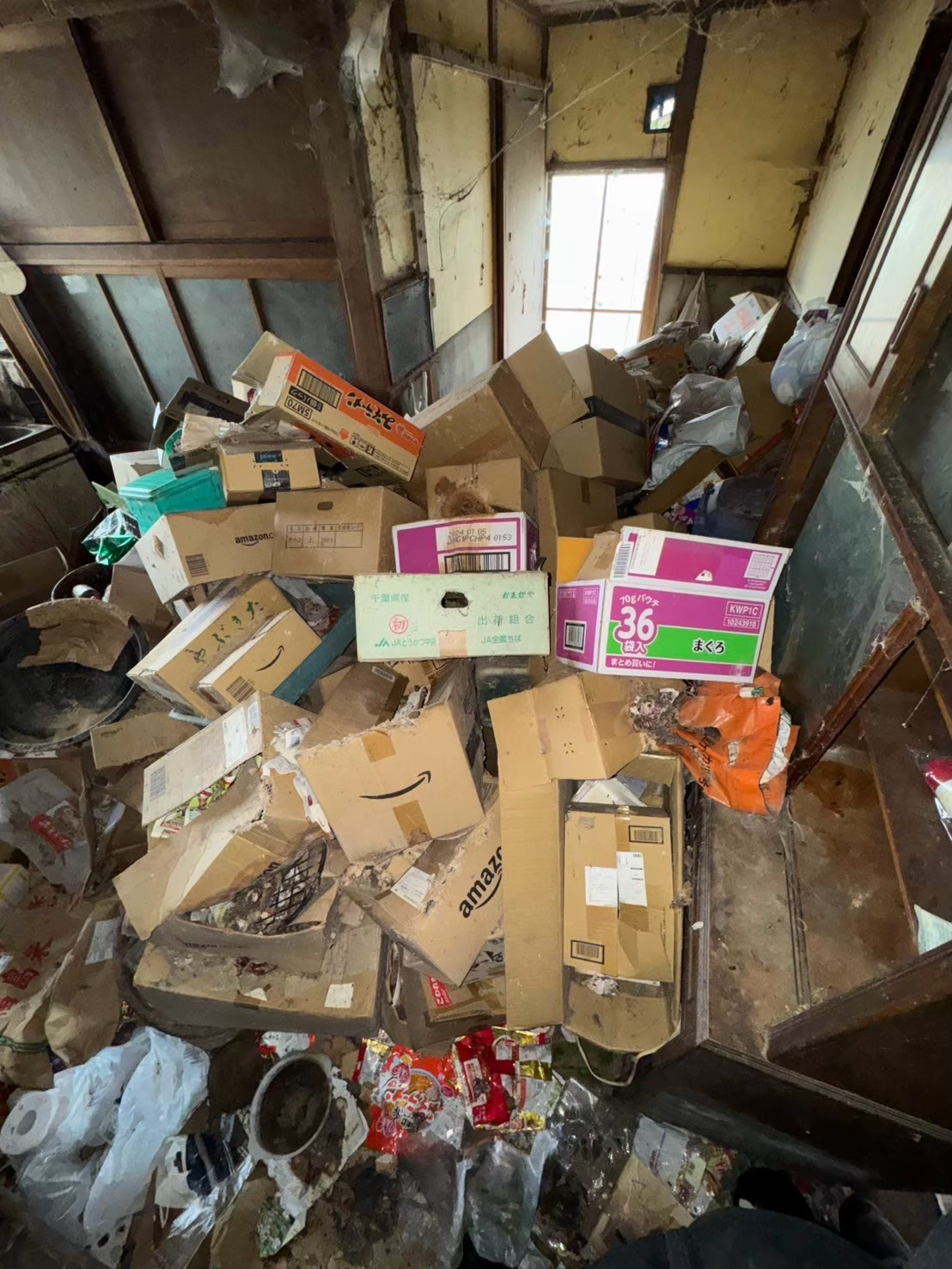 岐阜県中津川市ゴミ屋敷清掃・作業前